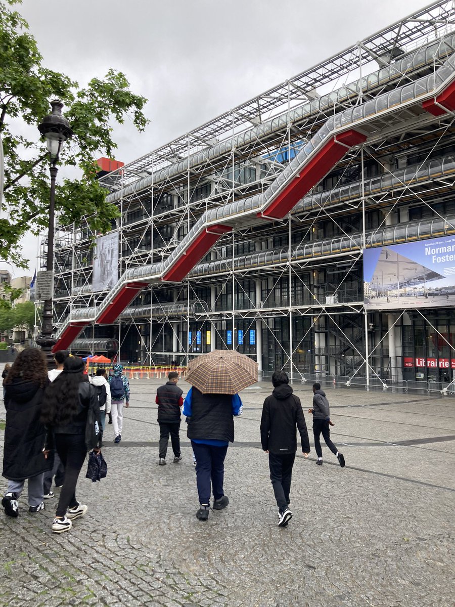 lesegrais's tweet photo. Mois culturel pour les troisièmes qui se sont tous rendus au @CentrePompidou dans le cadre du PEAC et de @arplasegrais. 
Des visites très enrichissantes dans ce lieu mythique de l’art contemporain ! https://t.co/TDHmSGLCNx