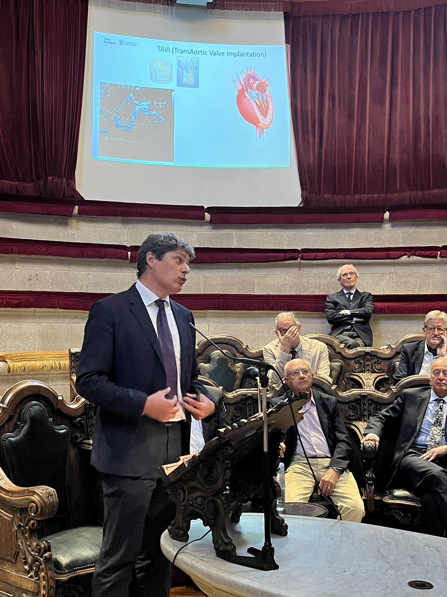 mireiamusquera's tweet photo. Gran sessio a la reial academia de medicina I Cirurgia de Catalunya. Amb el professor Laureano Fernández-cruz. Sobre edatisme. Grans presentacions. Dr. Juan Fernández candil, Dr. Luis grande, Dr. Manel Castella i dr Francesc palliso. #reial academia medicina Catalunya https://t.co/hAy6zhlryW
