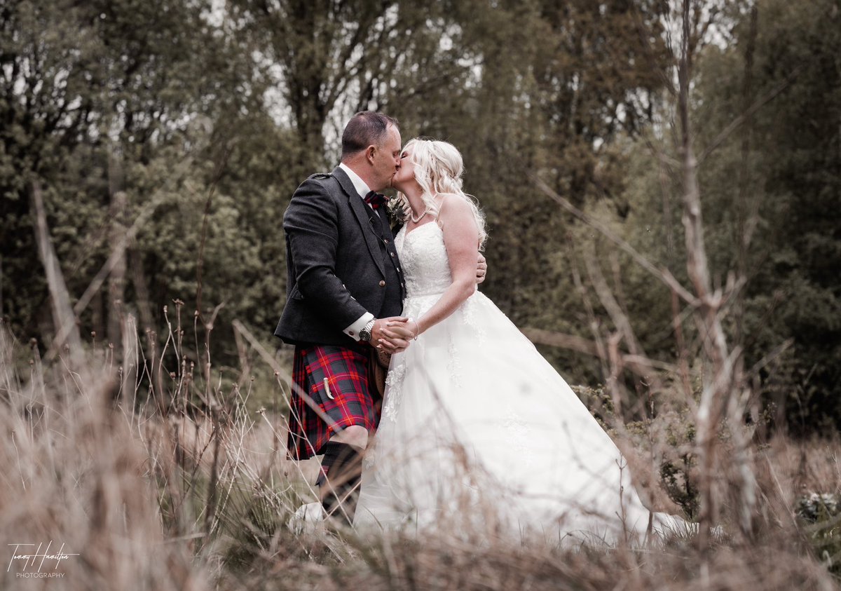 Mr & Mrs Donaldson. 💜  #scotland #scottishwedding