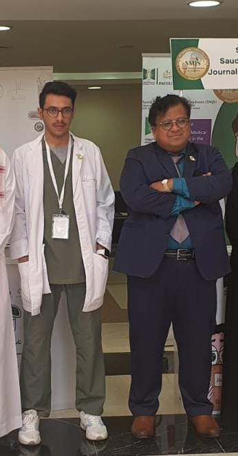 RazaSmjs's tweet photo. يسعدني أن أبلغكم أن محررنا المتميز خالد عبدالوهاب عامر من كلية الطب بجامعة الملك خالد بأبها حصل على القبول في برنامج الطب الباطني بأبها. 

نحن فخورون جدًا به وبالنيابة عننا جميعًا في المجلة الطبية الطلابية نتمنى له كل التوفيق.

وفقه الله تعالى. https://t.co/8X70uBYVXs