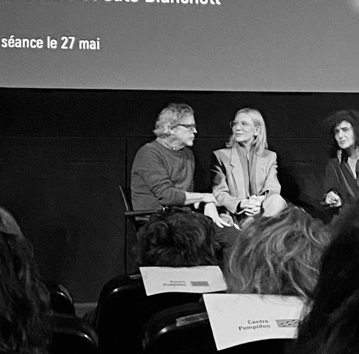 ff_blanchett's tweet photo. Qui peut s’assoir à côté de moi et me dire qu’il a passé une meilleure semaine que moi : s’il vous plaît commencer la semaine en voyant Cate blanchett et la finir en voyant Zazie, on peut pas faire mieux 🥹🩷🩷 https://t.co/ewQ6BYXdfR