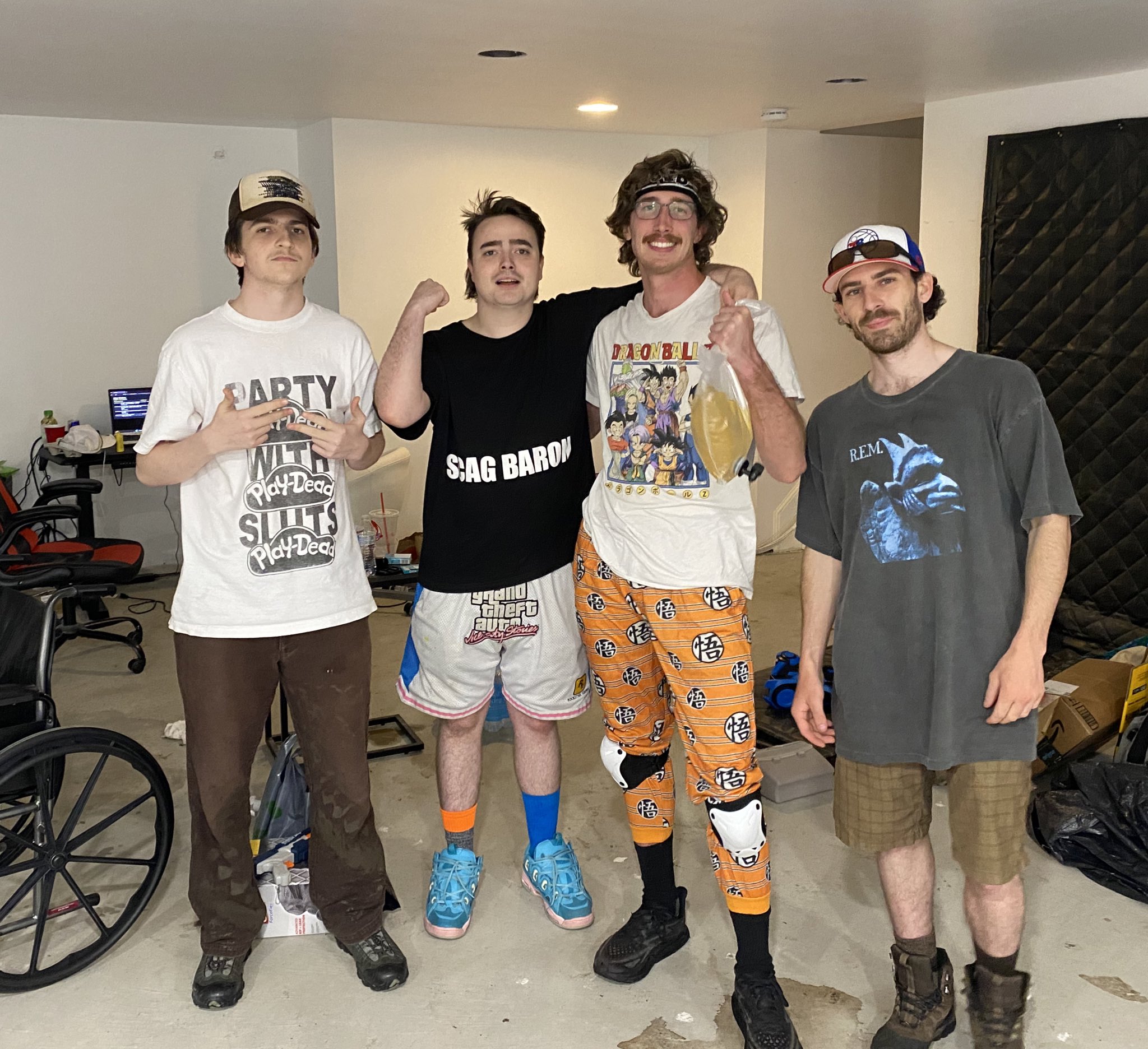 brandon buckingham on Twitter: “Beneath the fish tank. https://t.co