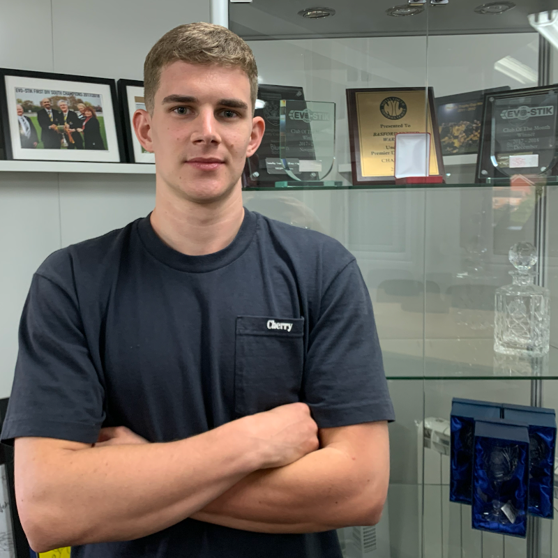 Basfordutdfc's tweet photo. 🤝🏻 On his 23rd birthday, Charlie Wakefield is the latest through the Greenwich Avenue gates and becomes our newest signing ahead of next season.

Great to have you on board and many happy returns, @cwakefield00! 🥳