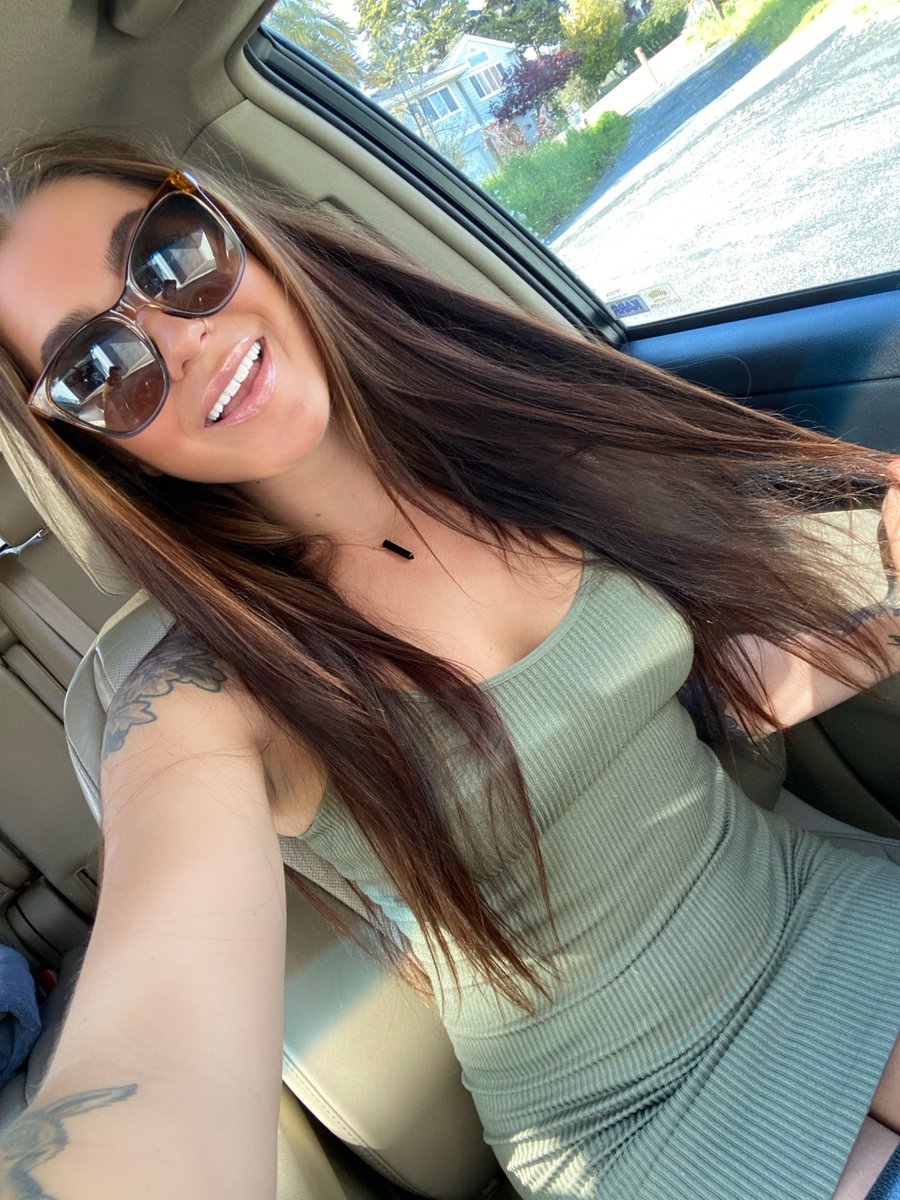 kaiasummer24's tweet photo. Wanna have a car fun? 😛💦 https://t.co/Di9wXPqu4N