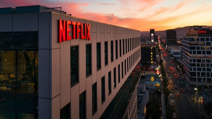 explicamosTT's tweet photo. "Netflix"  
#Netflix avisa cobrará 69 pesos extra al mes, por miembro extra fuera del hogar en las cuentas en #Mexico 
https://t.co/iS6VD224rc https://t.co/mH377PnUH4