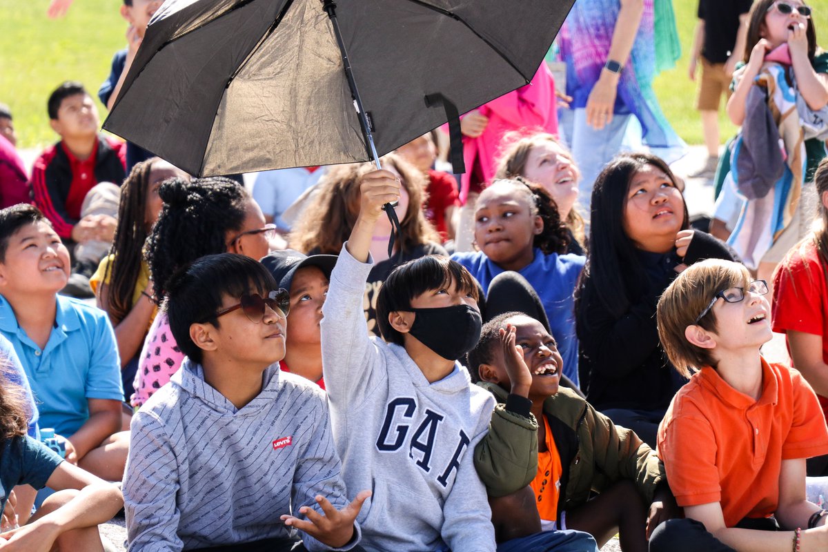 perrytwpschools's tweet photo. Summer blasts off in 3️⃣ 2️⃣ 1️⃣ day! 🚀💥😎

@Southport_El  continued its decades-long tradition: ROCKET DAY! Each fifth grader decorated a rocket and launched it in front of their schoolmates. What a way to celebrate the last days of school. #WeGrowKids #RocketDay #Southport https://t.co/BuGzDuunKA