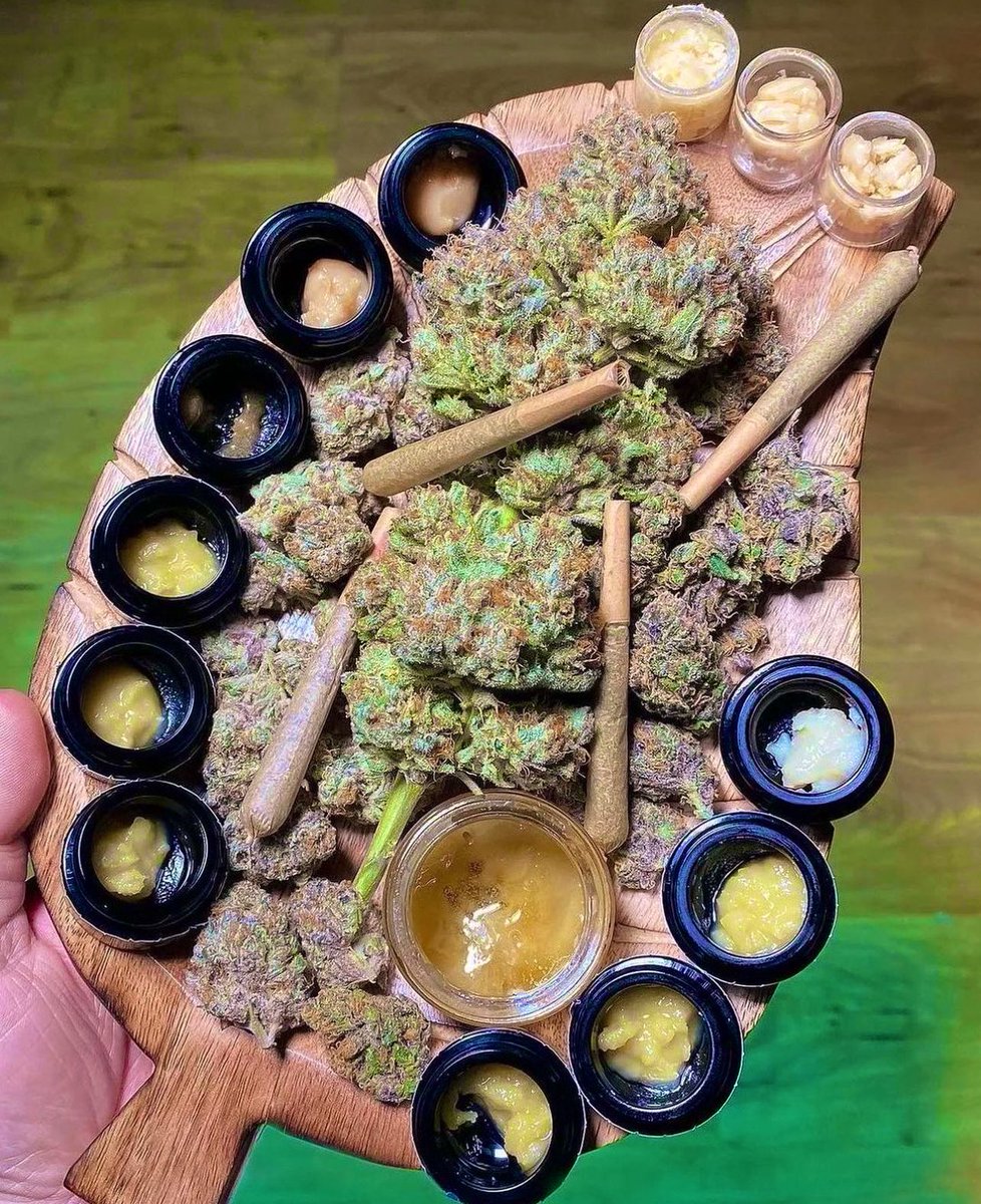 _SiestaG's tweet image. Should we start making them? Bud board anyone? #CannabisClubs #cannabisusa #weedday #WeedLife #smokeweed @_BG_Gomes