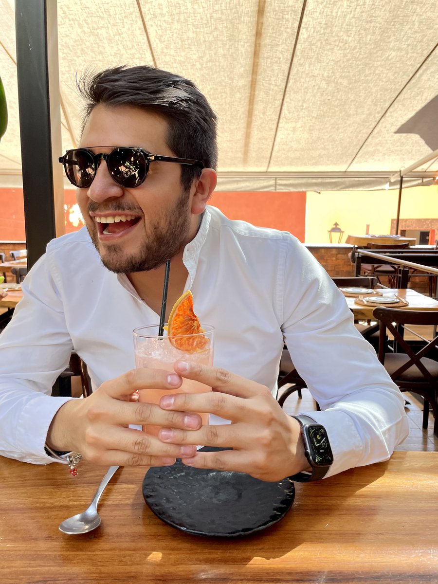 soycheminski's tweet photo. Este tweet se cita con una foto tuya con lentes oscuros. 😎 https://t.co/Uced6lSLKj