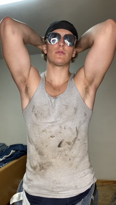 Wanna join me in the shower? 💦 https://t.co/i29OISXCz6