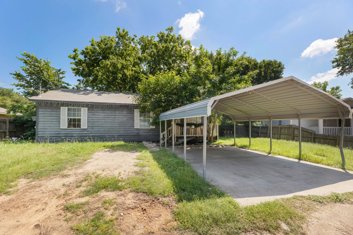 tm5team's tweet photo. Just Listed! 
Residential Listing
1206 Thompson St 
Bryan, TX 77803
3 bed, 2 bath
984 sq ft 
List Price: $119,000

Quick Link: https://t.co/B13dRia5Px

#Justlisted #1206ThompsonSt #Residentiallisting #tm5team #bryanproperties https://t.co/jhpwz60WtG