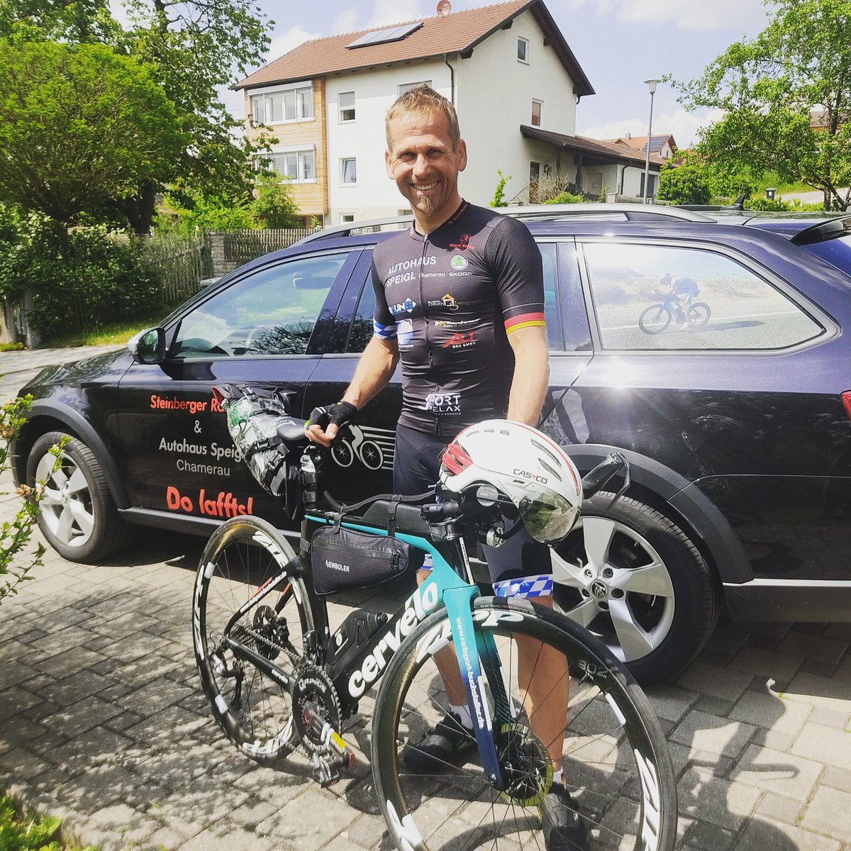 Sportrelax1's tweet photo. So, am Donnerstag gehts nach Aachen😊 #a_wengl_radlfoan 
Nichts Neues und trotzdem ganz anders, am Freitag stehe ich um  8:32 Uhr allein am Start, also ohne Betreuerteam und Pacecar, beim @raceacrossgermany 
Neue @schwalbetires montiert 💪
Mit @inno_bike gewartet 👌
Griaß Rainer https://t.co/PCSKN6bVqu