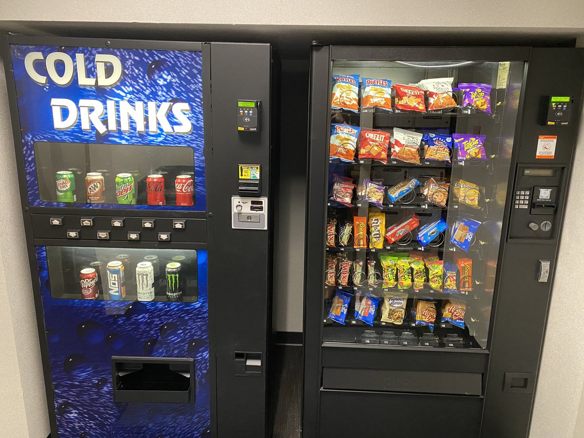 ericpiccione's tweet photo. Anotha one #vendingmachinebusiness https://t.co/qHpmYpycK5
