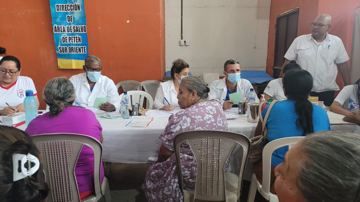 Los Colaboradores Javier Pérez, Armando Fernández y Yanay Morejon rinde homenaje a los 60 Aniversario de la Colaboración Médica Cubana en Jornada Medica Integral en Poptun, Peten, Guatemala 
#60AniversarioColaboraciónMédica 
#CubaCoopera 
<a href="/BMC_GUATEMALA/">Coordinación nacional BMC en GUATEMALA</a> 
<a href="/MarihetaR/">Mariheta Cutiño Rodriguez</a>