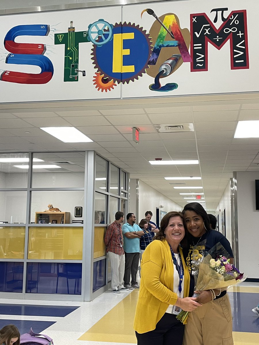 AimeePetrarca's tweet photo. Sometimes it is So Much Fun being the principal!!! https://t.co/k28IOPwfrO