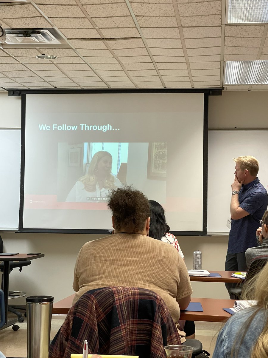 MagenMcLemore's tweet image. I sure was missing @blondebanker_ this week while I’m at @BarretBanking but thankfully @benpankonin came through with a video of her in today’s marketing class 👏🏻 @CommSpiritBank  #TeamCSB #represent