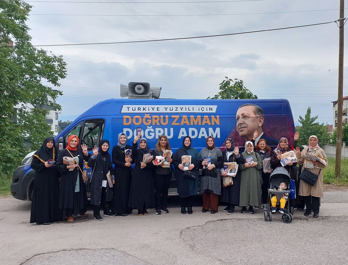 📍Yazlık Mahallesi 
📍Hisareyn Karaköprü Mahallesi 
📍İhsaniye Merkez Mahallesi 
Başkan yardımcımız Sevde Keskin, İlçe yöneticilerimiz ile birlikte çat kapı ziyaretlerinde bulunduk. 💡🇹🇷
#akkadingolcukk 
#akkadinkocaeli 
#DogruAdamlaYolaDevam 
#DoğruAdımlarlaYolaDevam