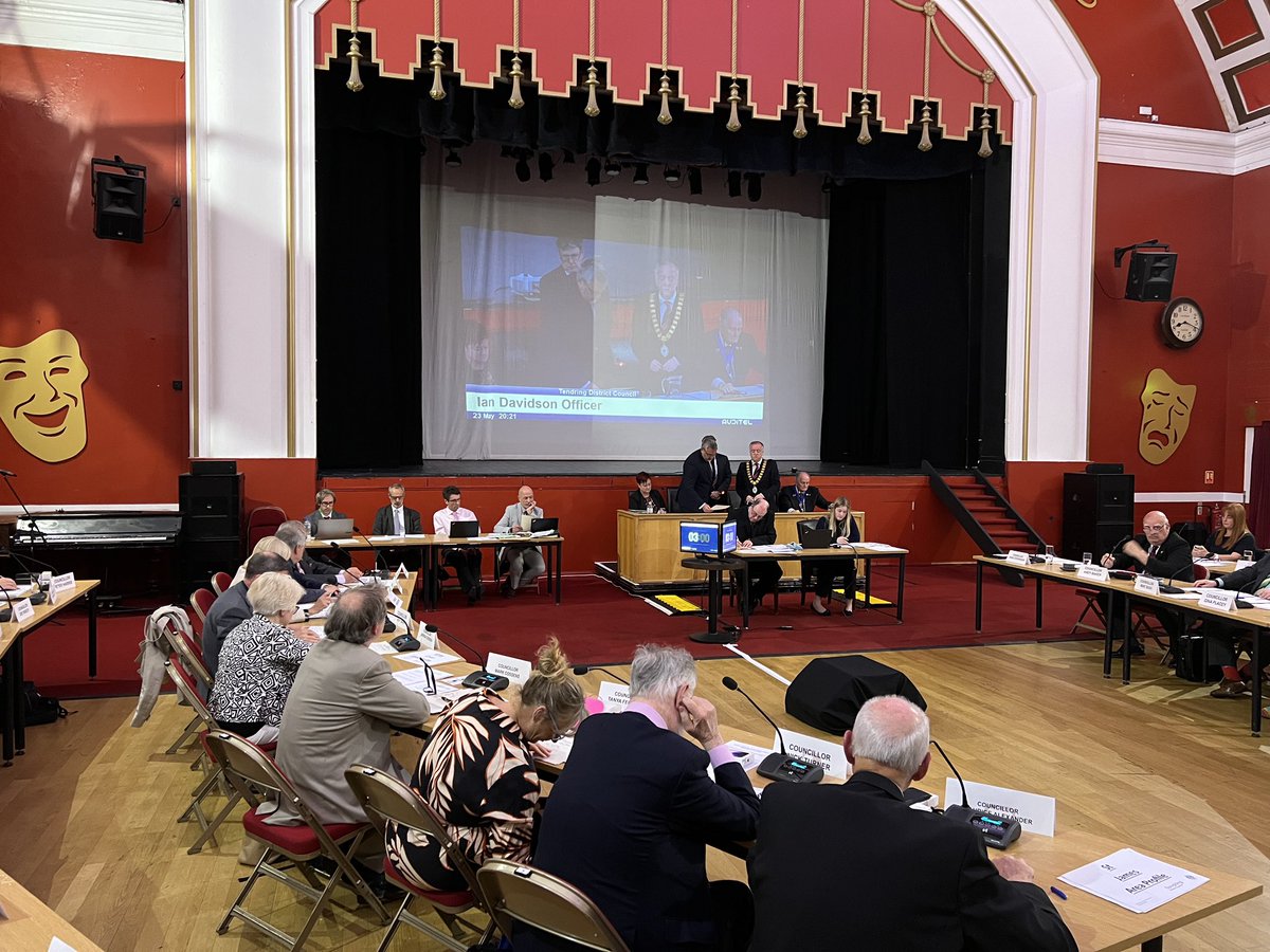 BREAKING: Independent led coalition has taken over Tendring Council from the Conservatives. ⚪️ Independent Mark Stephenson is Leader 🔴 Former Labour MP Ivan Henderson is deputy leader. 🟠Lib Dem Gary Scott will chair the Council.