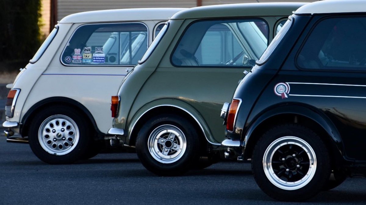 MrAkgul's tweet image. You don’t need a big one to be happy 🇬🇧 👑 
 #mini #miniclassic #classiccar