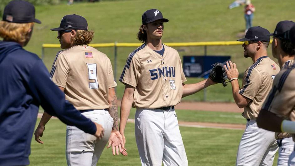 ... and then there were 1⃣6⃣😱

Take a 👀 at Turner Sports' Wayne Cavadi's #D2BSB Super Regionals preview and predictions. 

📰: on.ncaa.com/52323D2BSB