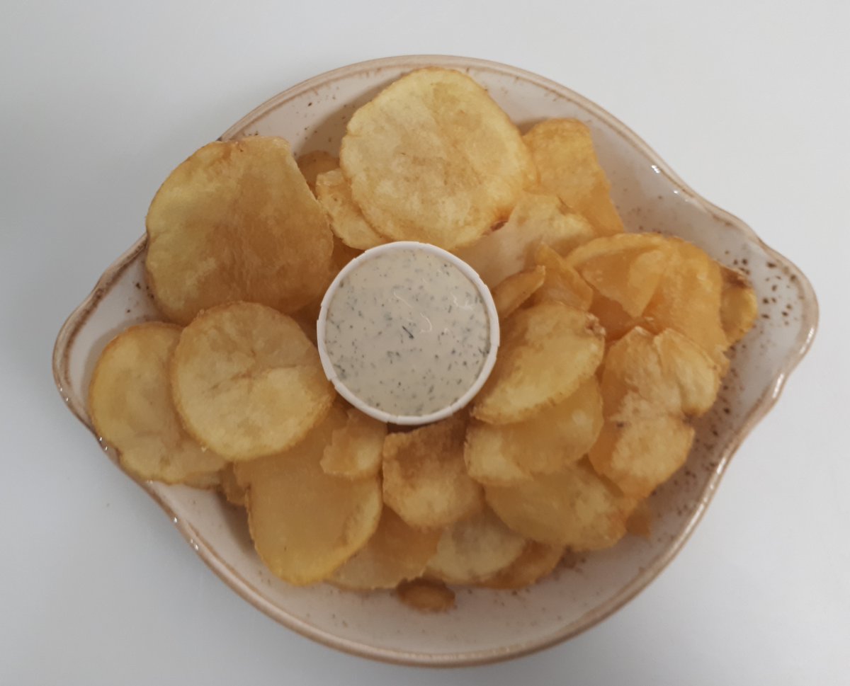 SnappersKenn's tweet photo. Kennetcook Kettle Chips - Thicker and crunchier than potato chips, these chips are deep fried, and served with River's Edge sauce! Yumm! https://t.co/zomV6iTp4O