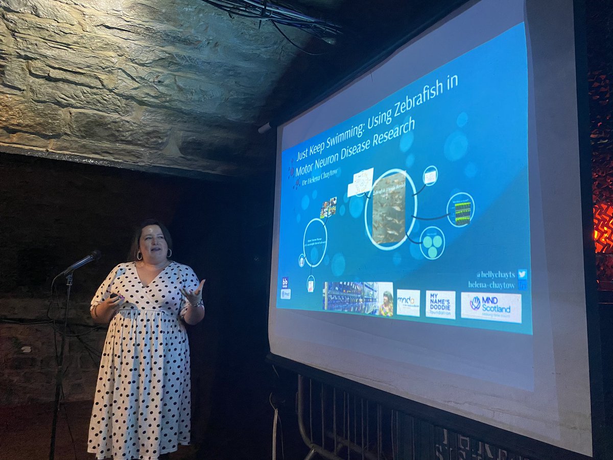 Day 2 of #beautifulmind in Edinburgh has kicked off! After an intro from Claire, @hellychayts is giving our first talk!! 

#Pint23 @pintofscience