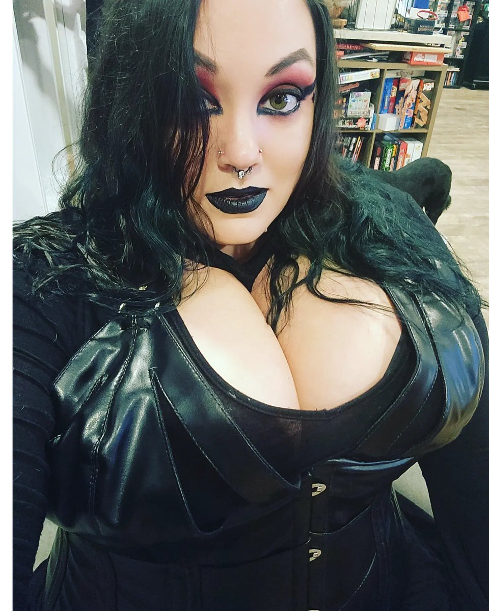MajinBooBeez's tweet photo. Sunday was fun https://t.co/EuqAVAyxLu