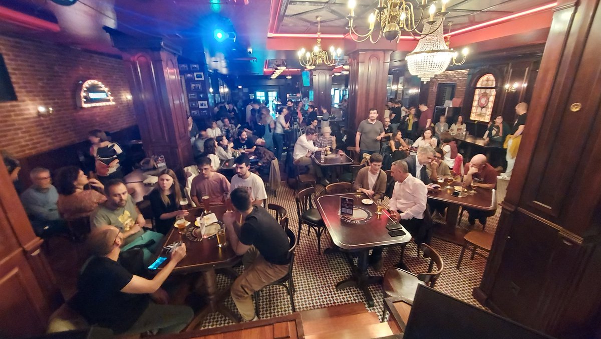 silderob's tweet image. #PINT23ES #PINT23CAS lleno TOTAL