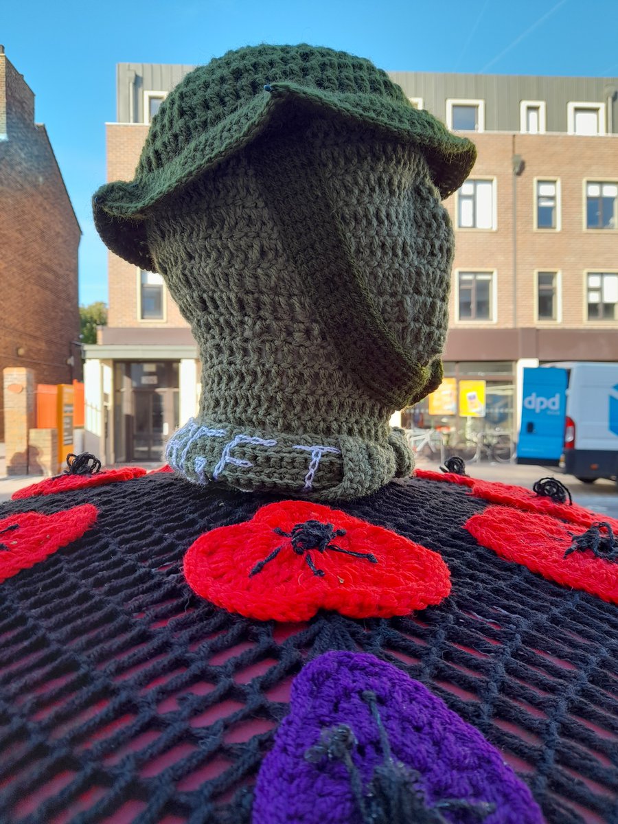 @BraydenCreation Postbox topper for Remembrance Day.