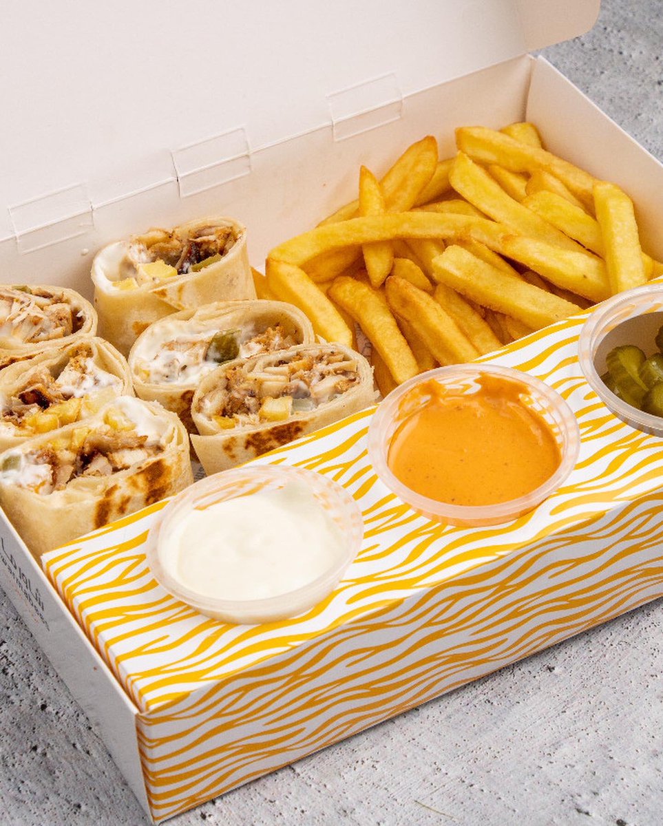 shawarma_bees's tweet photo. اكيد تشوف المبارتين
كلها حماس 🔥

و ما عندك وقت تجيب عشاء

#اطلب من شاورما بيز 
و نضبطك بأحلى عشاء 😋😍

وجباتنا متنوعة و على كيفك 😇

متواجدين عبر تطبيقات التوصيل المختلفة 🛵
.
.
.

#النصر_الشباب #الاتحاد_الباطن 
#دوري_روشن 
#عشاء
#شاورما_بيز 
#شاورما https://t.co/xRisPGeOQG