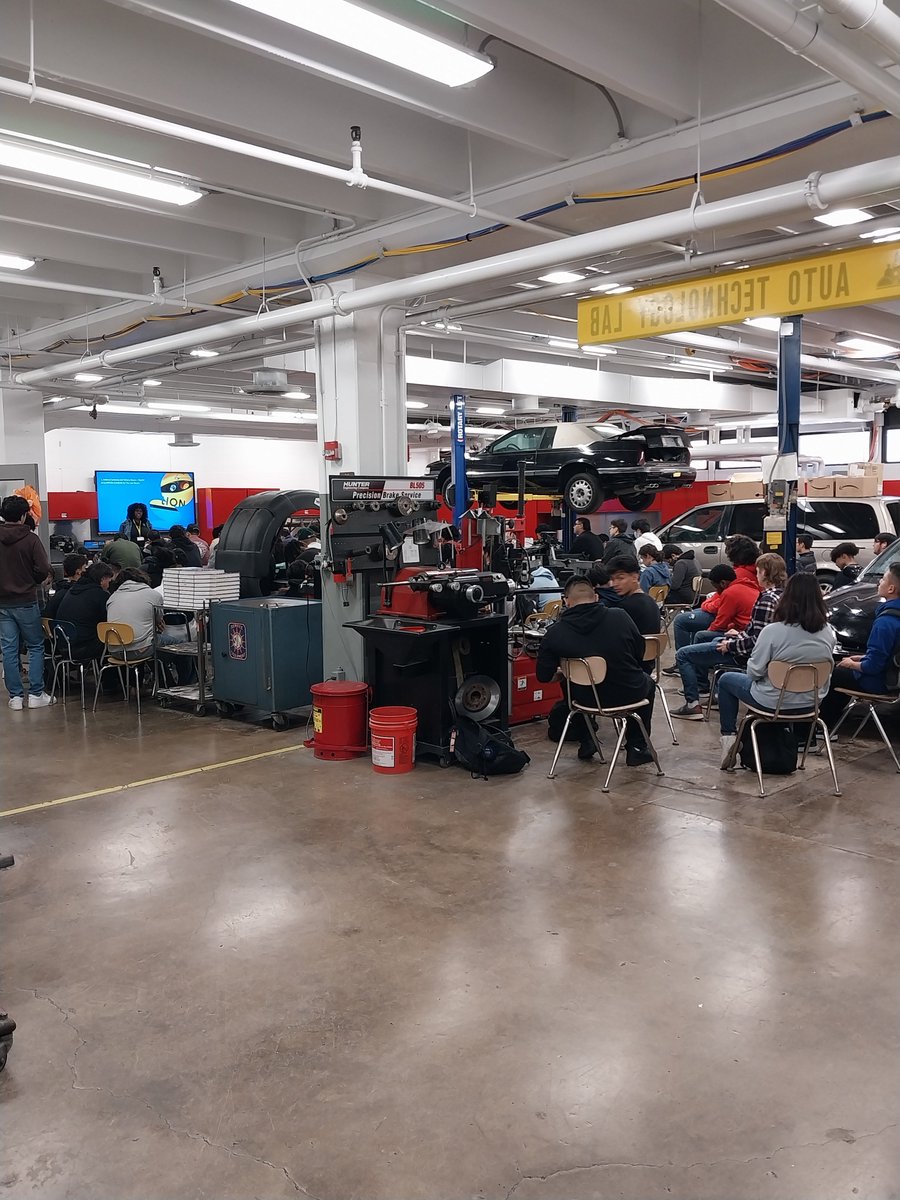 Last week Joliet Central Automotive &amp; CTE students received a visit from Lion Electric staff.  Students learned about careers and possible internships with the company.  #JTAchievesTogether