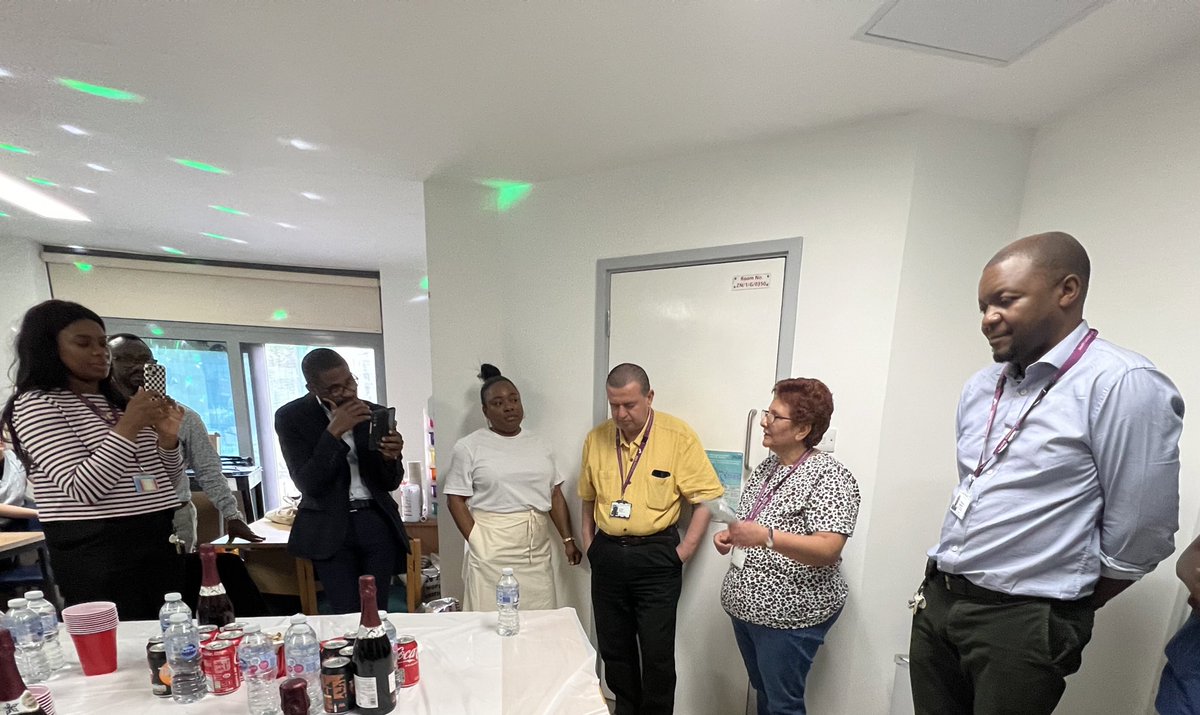 Staff Nurse Attee’s 40 years of service in the NHS! Wonderful celebration event &what a glorious speech on how she has loved every working day! Lewisham you are very lucky to have her @MaudsleyNHS @J_Lowell @MaudsleyDoN @normanlamb @CEO_DavidB @HudsonLottie @HelenKelsall3