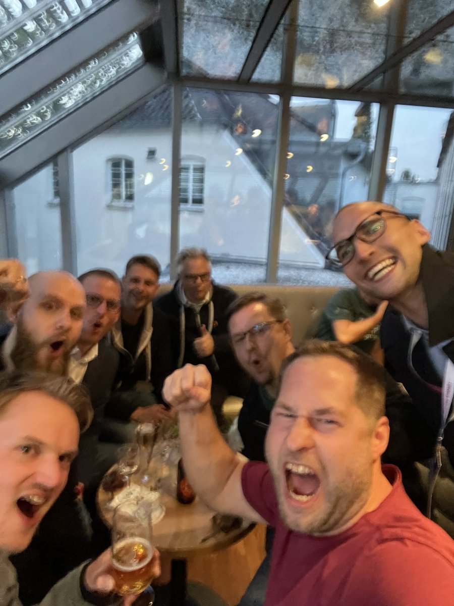 cspettmann's tweet photo. Mega dox42 Party bei der ECS
#dox42 #dox42party #ecs #netgo #busitec #modus #BusinessSystemhausAG #djspetti https://t.co/GtmoZV6fSR