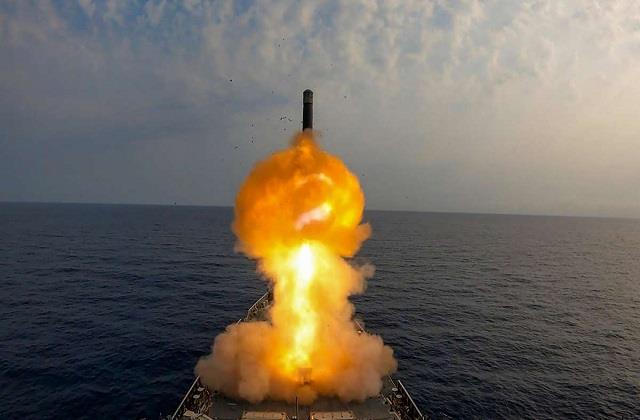 दुश्‍मन की अब खैर नहीं, INS मोरमुगाओ मिसाइल का सफल परीक्षण, सफलतापूर्वक भेदा सुपरसोन‍िक लक्ष्य
m.punjabkesari.in/national/news/…

#IndianNavy #INSMormugao #Missile #SuccessfulTest #Self-reliantIndia #PunjabKesari