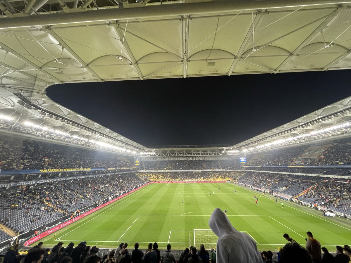 eemremdn's tweet photo. Herseyden guzelsinnn #Fenerbahce #kadıköy https://t.co/chQfFWHpJM