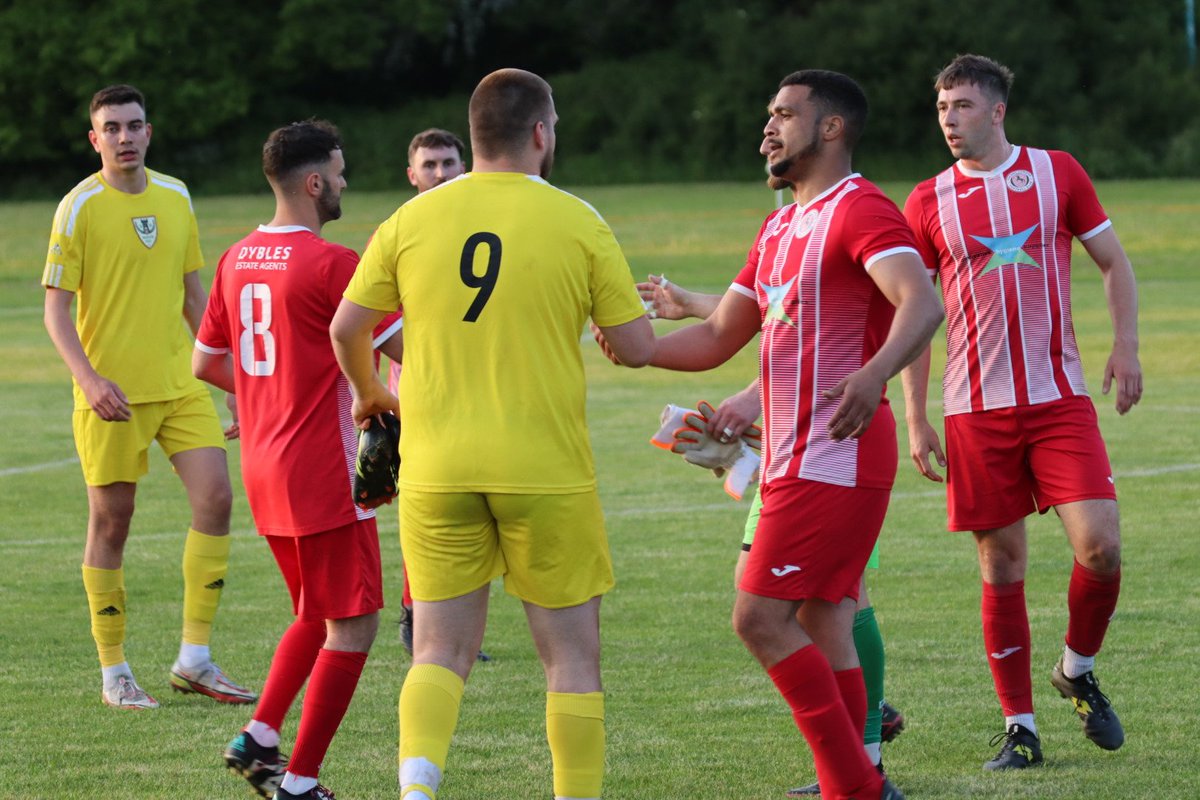 Ft <a href="/HantsLeague/">uhlsport Hampshire Premier League</a> 
<a href="/ColdenCommonFC/">Colden Common FC</a> 3-0 @WinchCastleFC 
Second half was a bit better, Common took another couple of chances and mopped up the pressure from Castle.