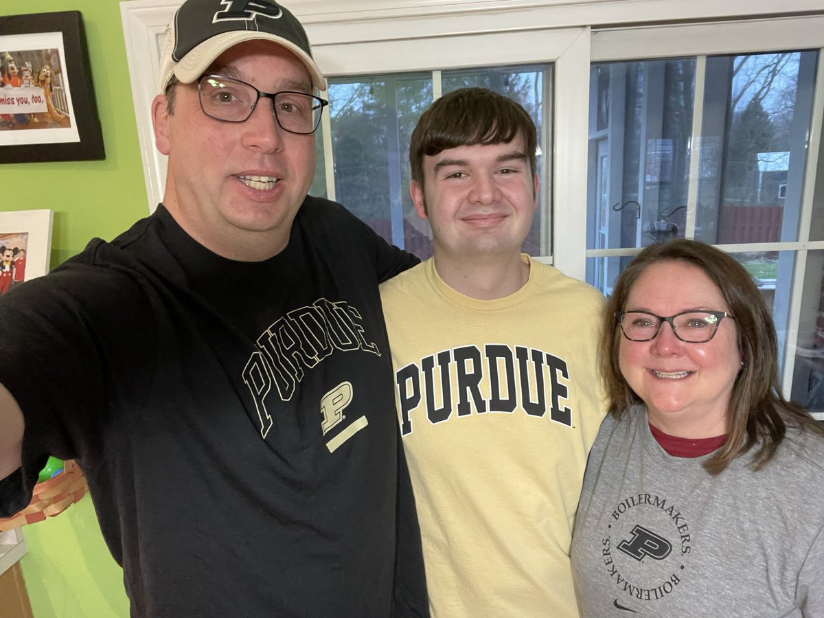 pjhamann70's tweet photo. Tomorrow is @WendyHamann last last day of school.  After 34 years of changing the world one student at a time she decided it was time to try something new.  Thanks for making such a huge difference in Lawerence Township.  You might be small but those are big shoes to fill. https://t.co/6Nj4aPa89z