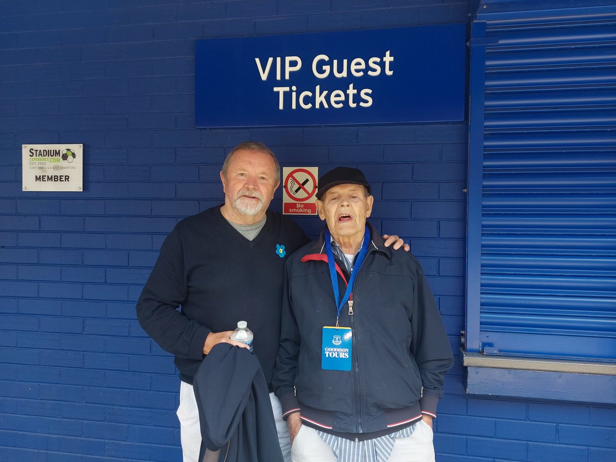 julest33's tweet photo. Thanks SO MUCH to Will, Ron and Frank @Everton Tours for making Dreams come true, 3 of our lovely residents from Dovehaven House @DovehavenHomes where guests of honour at Goodison, after our fantastic activities coordinator Katie's heartfelt letter #dementia #DreamsComeTrue #EFC https://t.co/f4m0T3iCVV