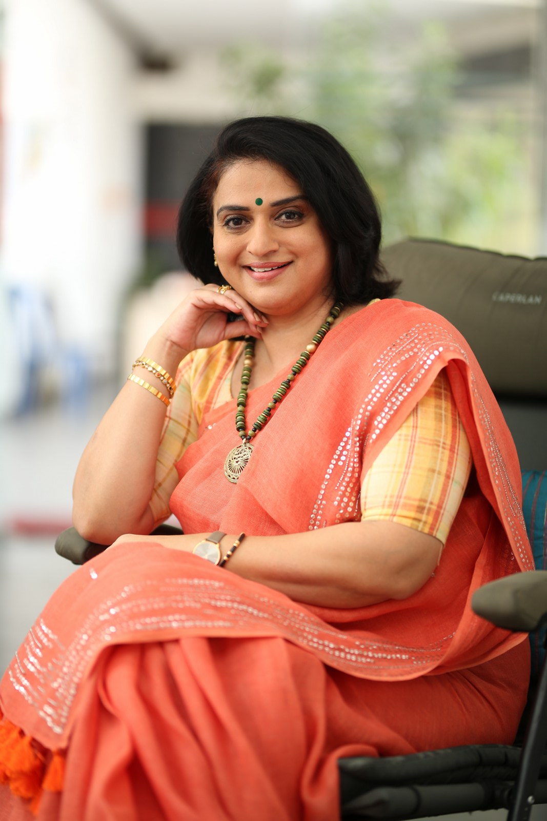 Image Pavitra Lokesh Biography Age Husband, Father, Net Worth, Height | iiQ8