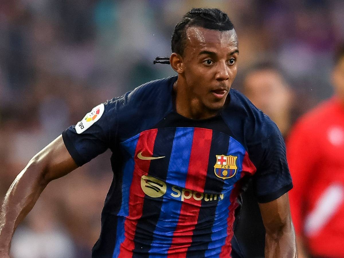 10delBarca's tweet photo. 🚨 Mateu Alemany, sobre Koundé: "Son situaciones internas que resolvemos internamente" #FCBlive 

¿Vendías a Koundé?
🔁 NO
♥️ SÍ https://t.co/XwM7BzJMM1