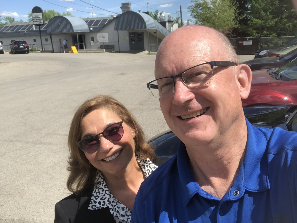 chrisdavisyyc's tweet image. Was joined by my wife Mirella to vote at the #yycelbow voting station at @MardaLoopCA - honoured to be on the ballot and thank you to all the supporters, and well wishers who have supported me since December. Vote in the Advance Polls if you can! #abpoli #abvotes #yyc