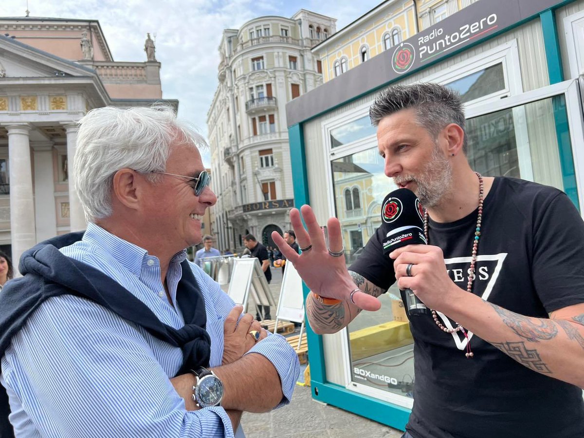 igordamilano's tweet photo. Con @puntozerofm  in piazza della Borsa https://t.co/LYjm2H0w6Q