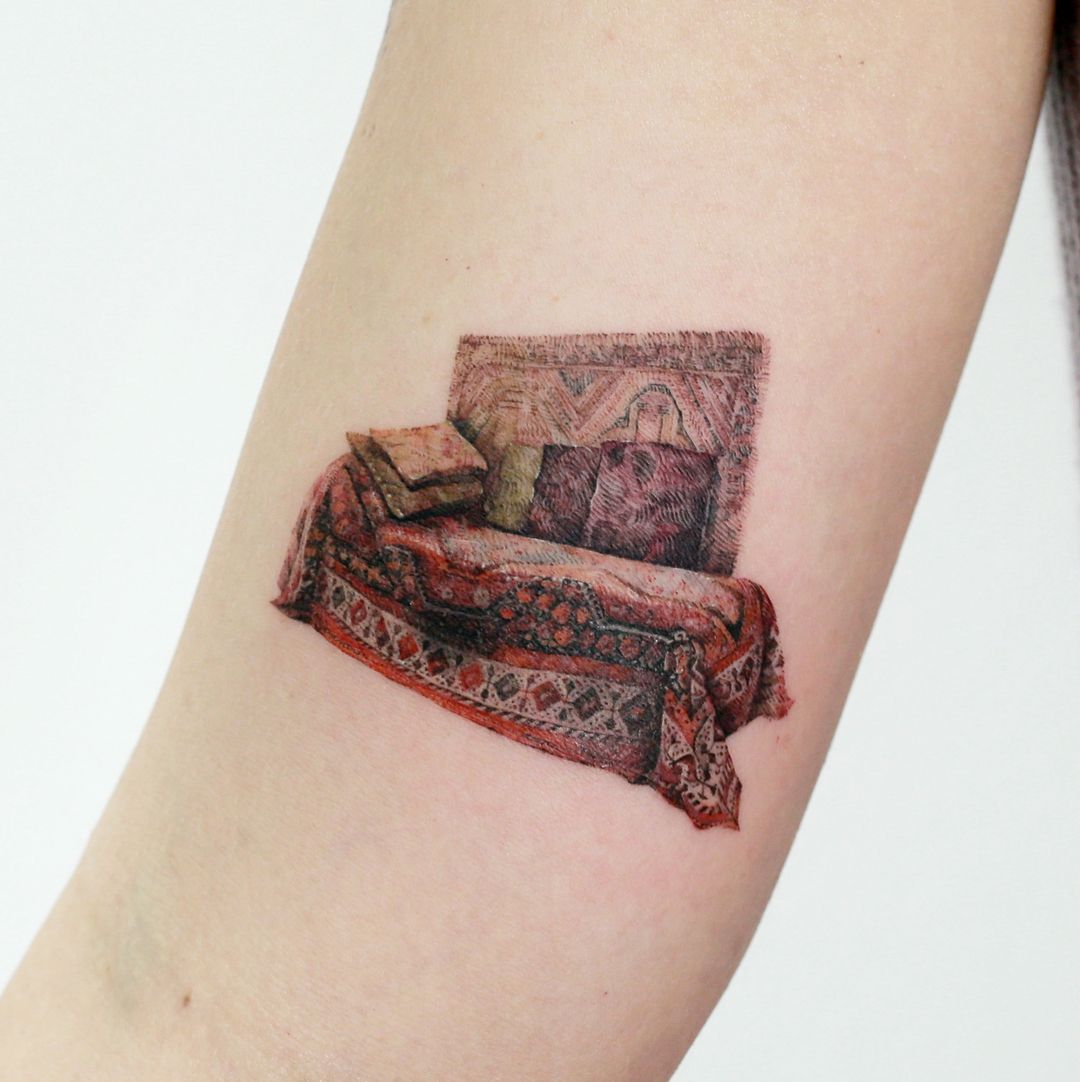Freud’s couch...
★Tattoo Art By Tattooist_Doy
★Location: Korea
★Instagram:@tattooist_doy