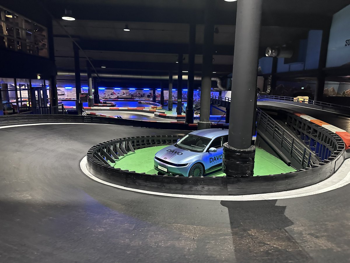Sabrientje2's tweet image. Wij waren vandaag heel hard aan het werk!
Het jaarlijkse teamuitje!

#karten #lasergamen #steengrillen