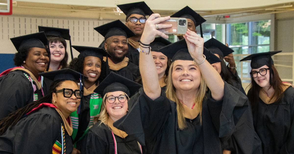 We've added candid & group photos taken during SPCS Commencement 2023 on May 6 to the Commencement page & our Flickr photo-sharing account. You guys graduates & took some great shots. Well done! https://t.co/bMAKZZtTK0 #spcsgrad #urichmond2023 #spiderpride #flickr #spcs https://t.co/mw1y9MsbLy
