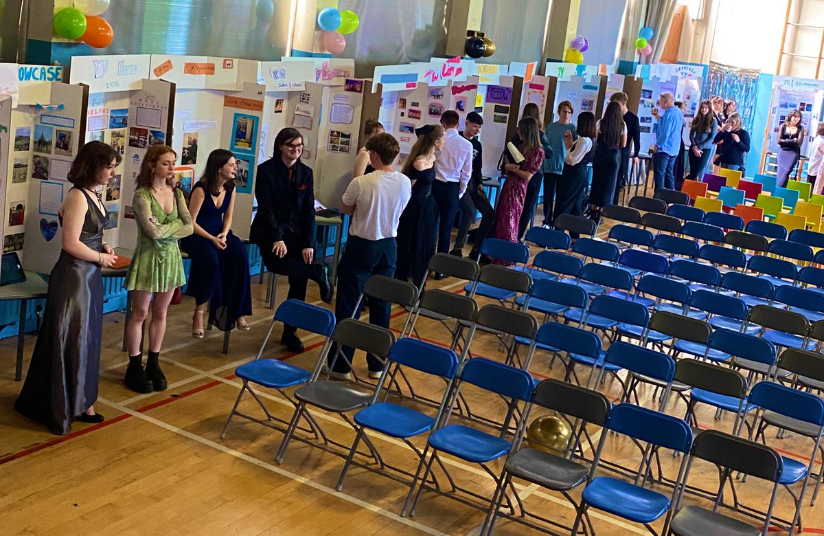 🥳🎈🎉Congratulations to our TY students <a href="/Sandym0untPark/">Sandymount Park Educate Together Secondary School</a> who celebrated the end of a busy year today. Their showcase of work and graduation ceremony reminded us all of the amazing year they had. Well done to everyone involved for making it such an fabulous day and year!!! 🎉🎈🥳