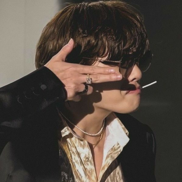 Free taehyung
Recpect taehyung
we love you taehyung