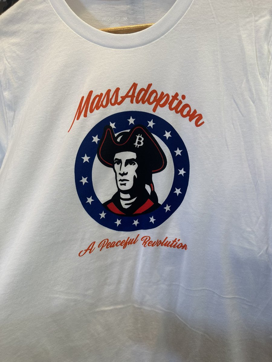 ProofofInk's tweet image. Mass Adoption @BTC_Mass and Bitcoin bags designed by @skyler_fs heading out the door today