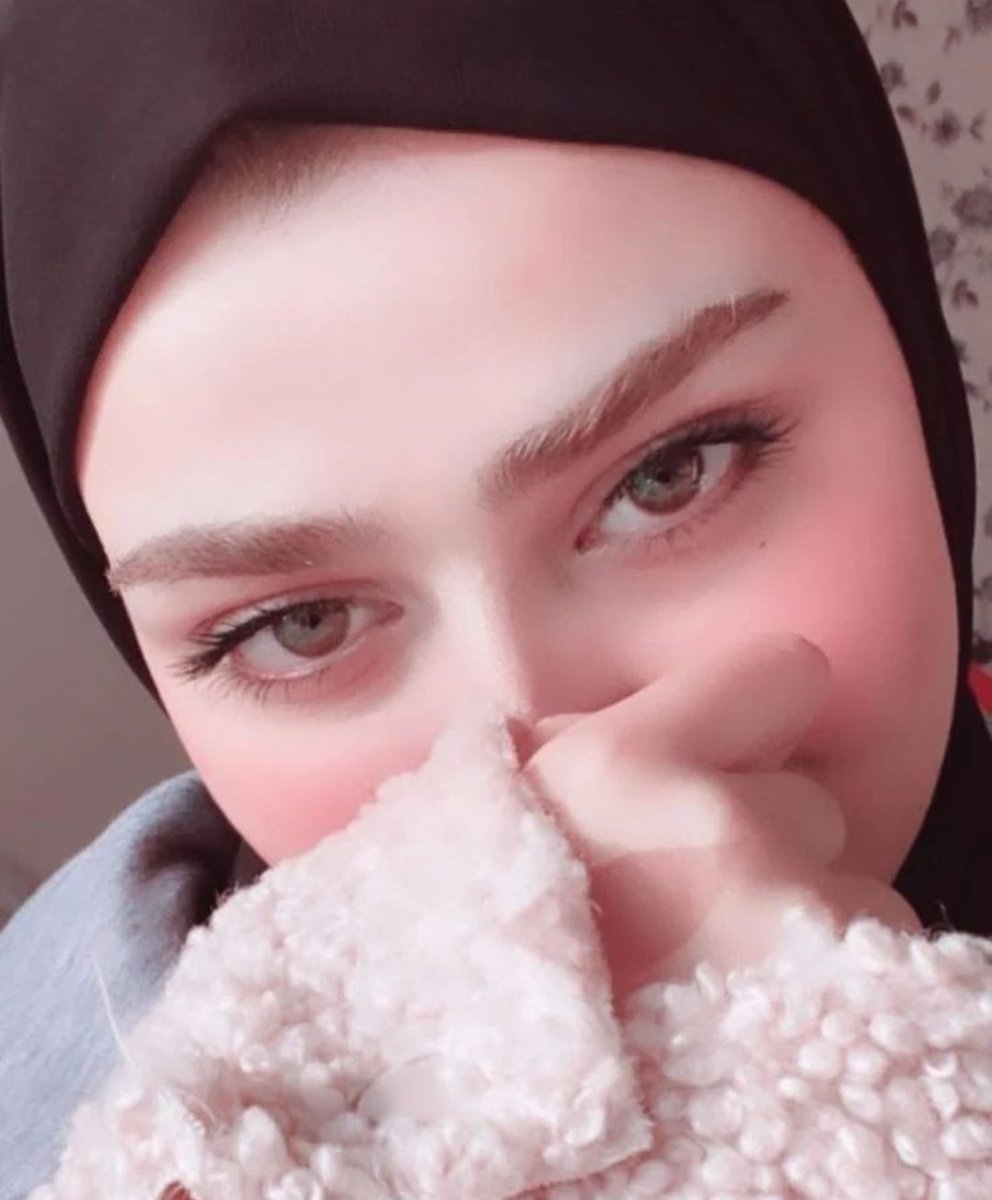 ___n___oor's tweet photo. .

.

_ كيف عاتبته ؟
_ كنت انظر للجهات كلها، ألا وجهه      .. 🥀

.

. https://t.co/AXBebvrUdp