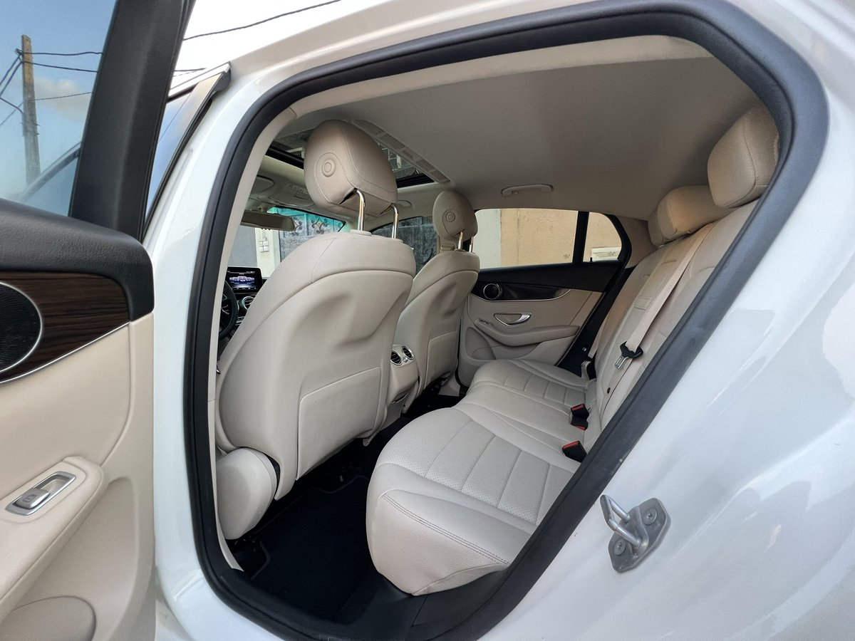 alsm54's tweet photo. Mercedes Benz GLC300 Coupe 2017 Model. Very clean and sharp Toks. Price:- 30m Slightly negotiable. Call or send a WhatsApp message for more details, +2348029111945 https://t.co/eb6xtt95LC