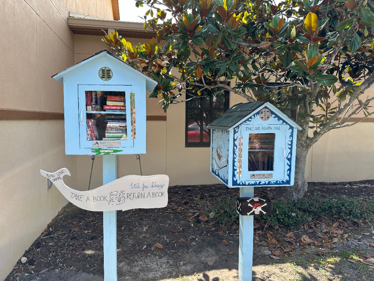Our Oslo Health Center has two new adorable #LittleFreeLibraries. Wanda Major, a lifetime reader, together with Sunrise Rotary Very Beach and Youth Guidance, worked to make it happen.